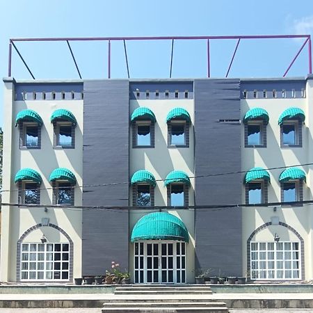 Hotel Diviyum Manor à Port Blair Extérieur photo
