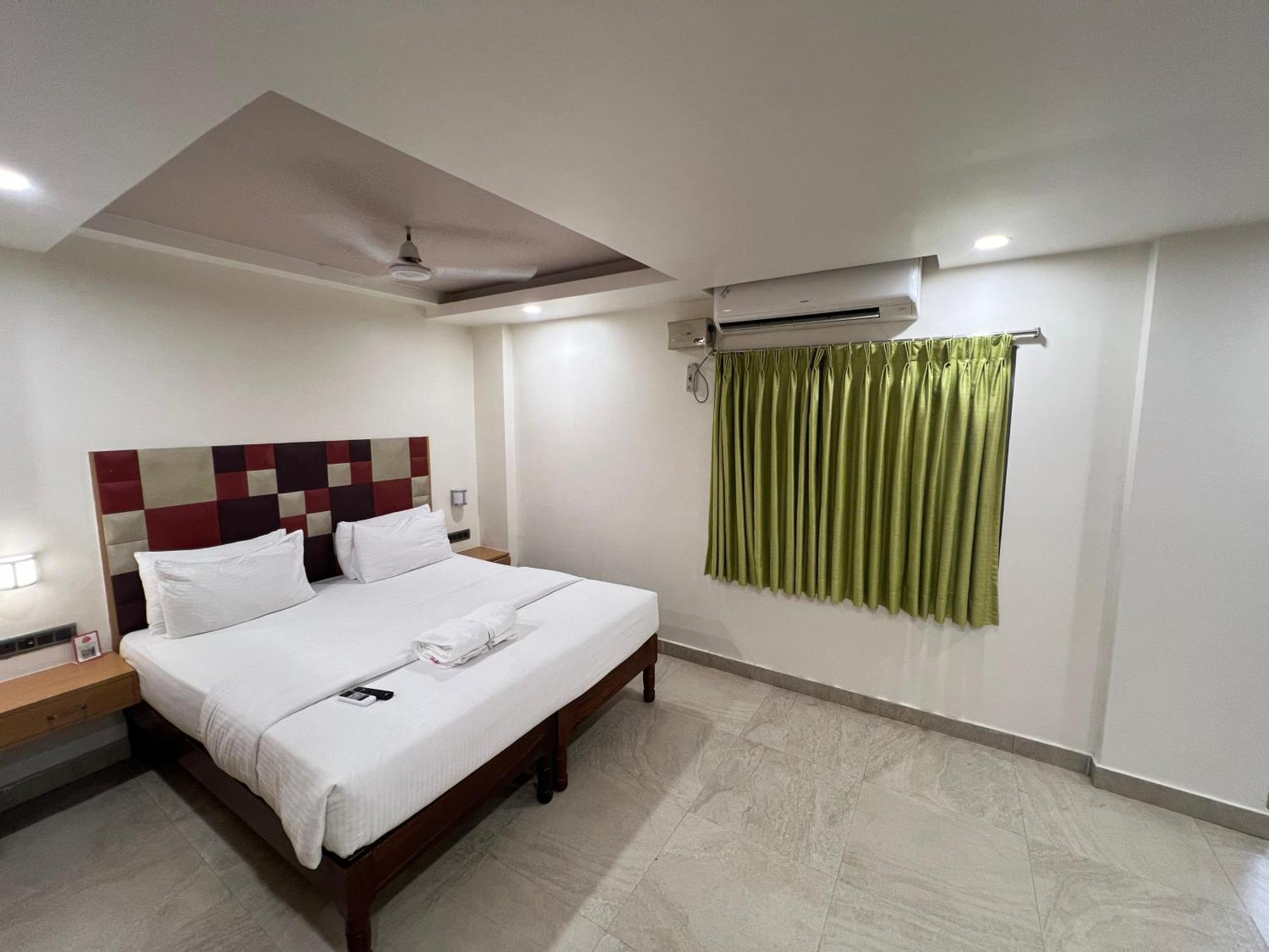 Hotel Diviyum Manor à Port Blair Extérieur photo