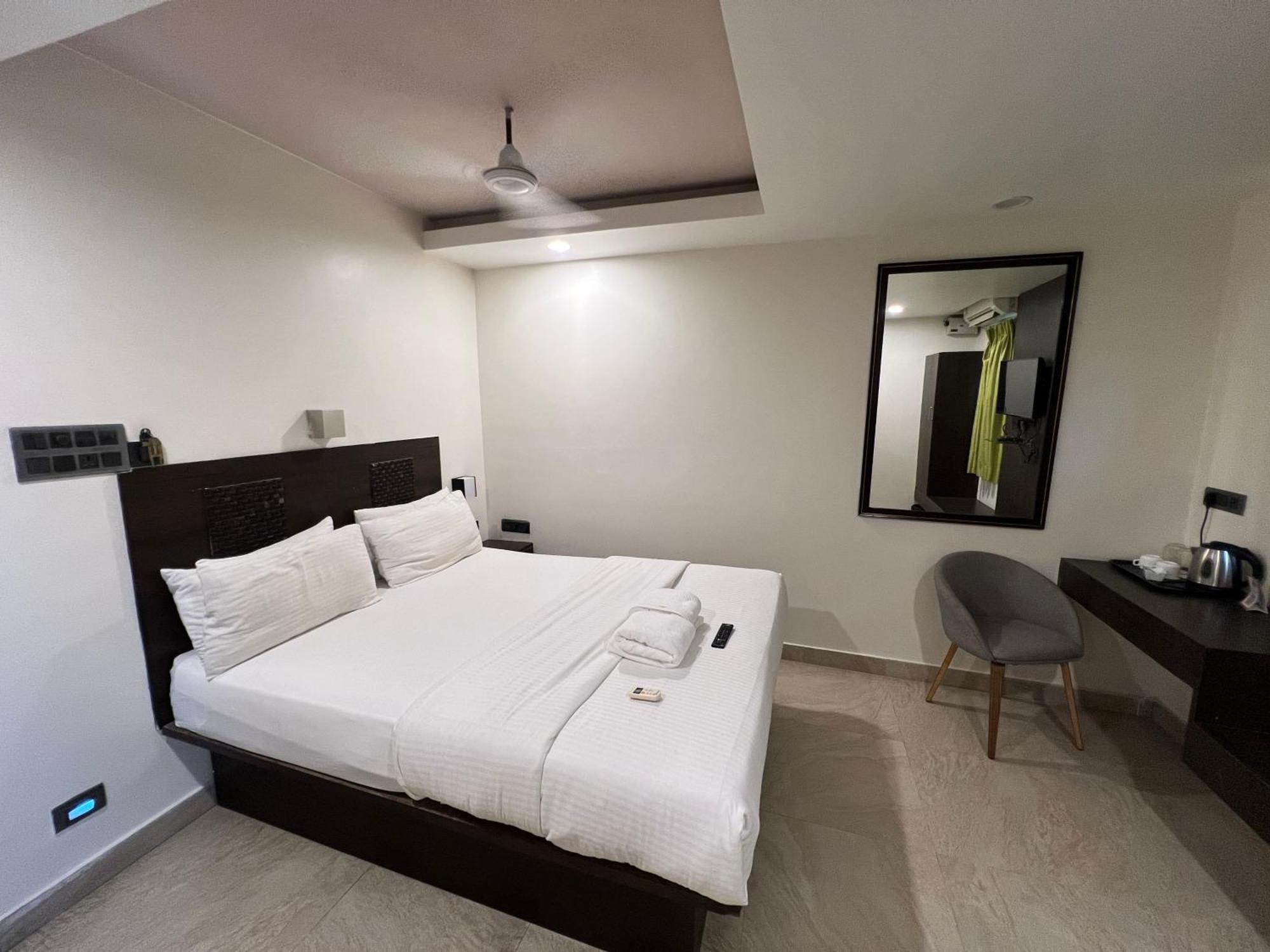 Hotel Diviyum Manor à Port Blair Extérieur photo